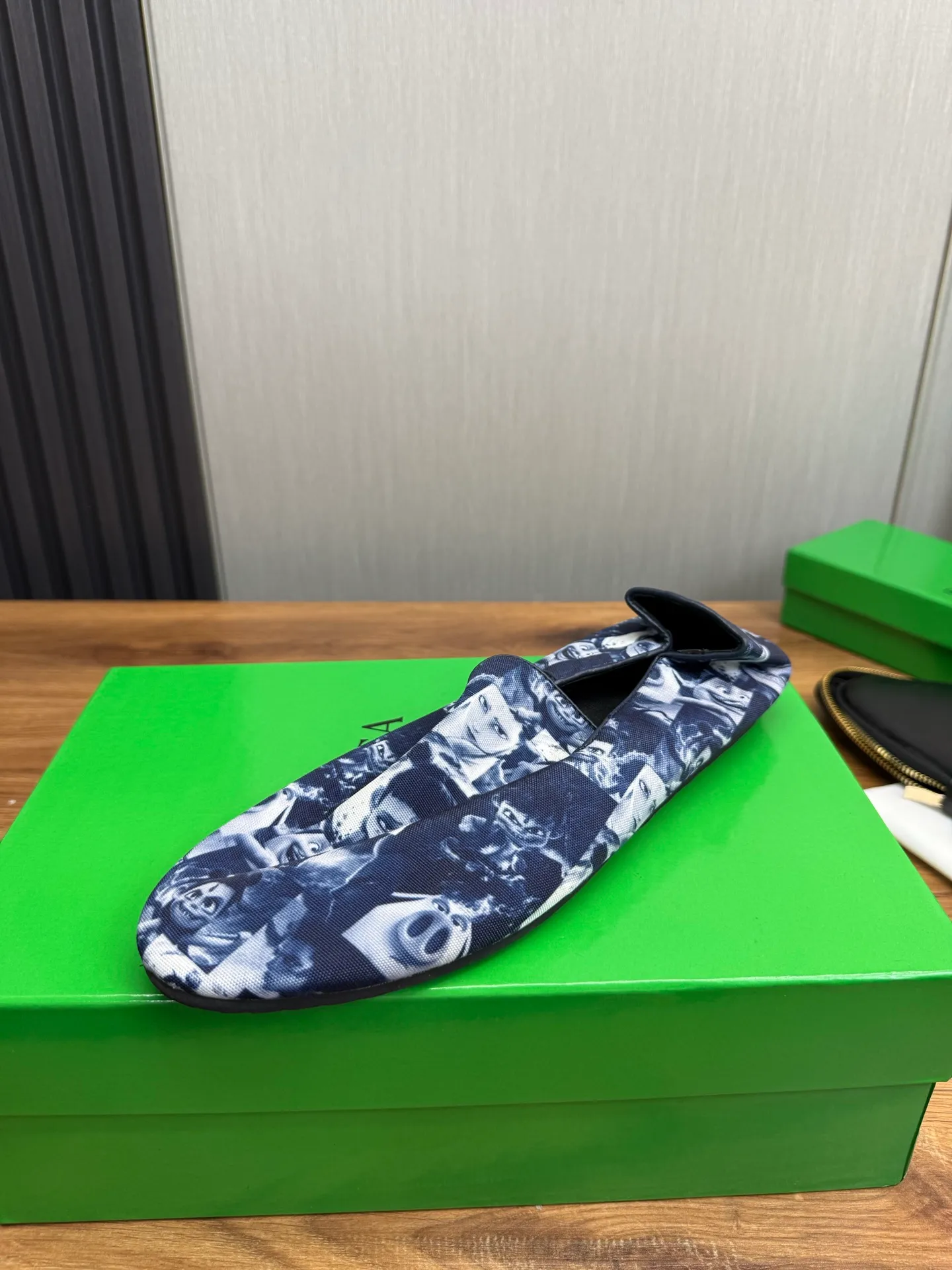 Men's shoes 💰460💰 BV - popular wallet shoes 👟 Casual, fashionable and comfortable 🔗 Good partner for travel ✅ Imported Nezha series printed fabric + imported cowhide. Original rubber outsole, available all year round 👏 Size: 38-45 (38.45 custom-made, non-refundable)